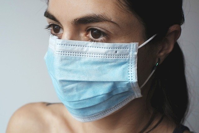 Număr record de cazuri noi cu infecție SARS-COV-2 în România