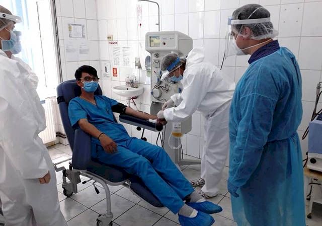 Un asistent medical din Sibiu a donat plasmă convalescentă